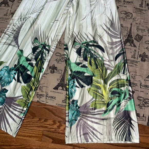 Fashion Nova NWT! Costa Rica Printed Green/Combo Jumsuit Size M - Picture 6 of 15